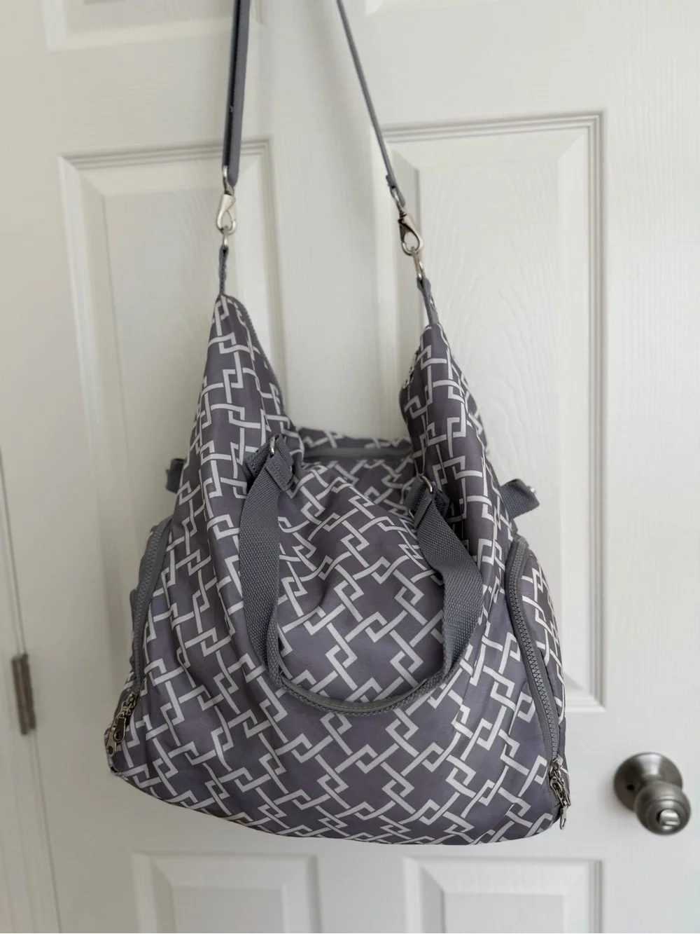 Sarah Wells Lizzy Breast Pump Tote - Gray Geometric